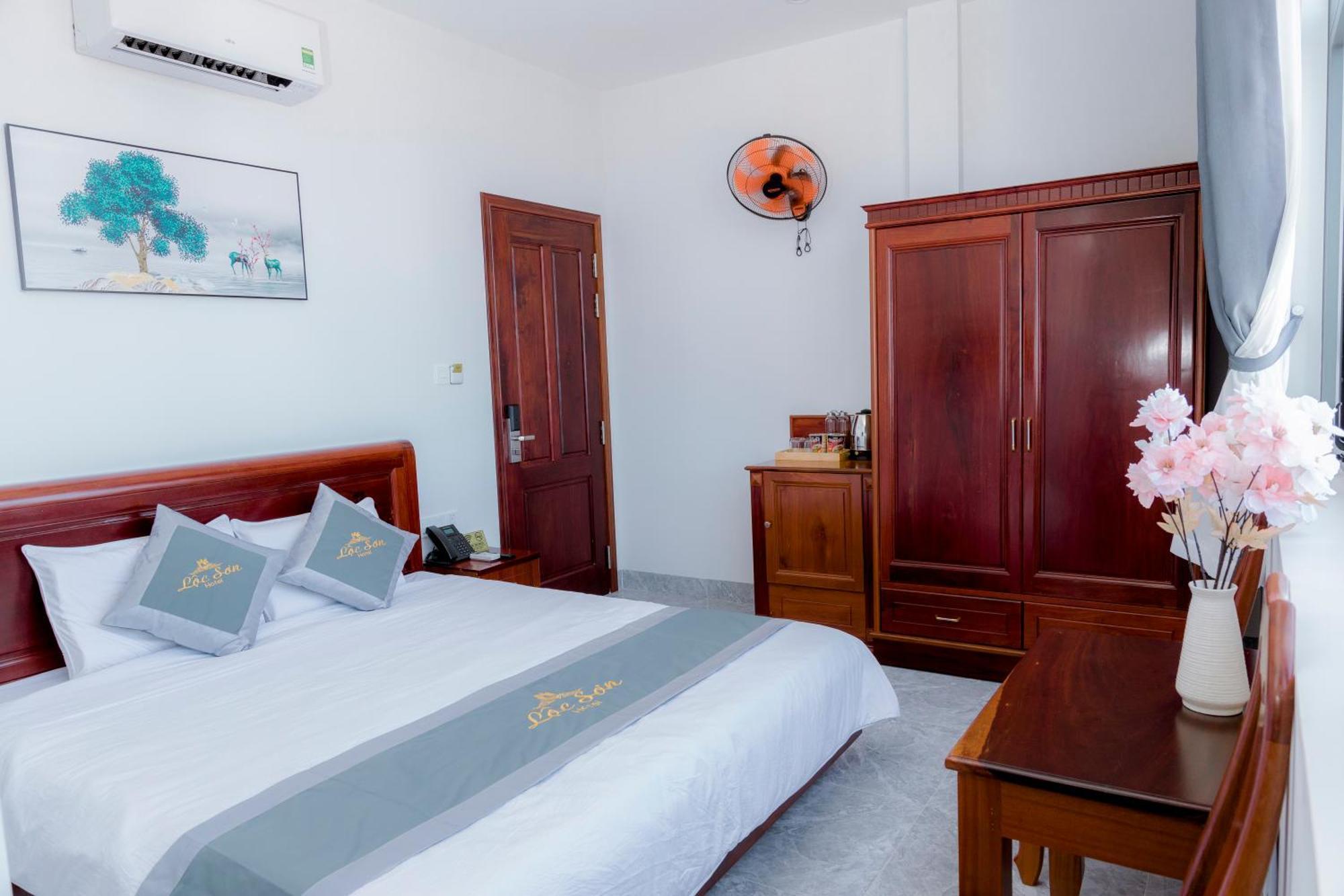 Loc Son Hotel Buon Ma Thuot Exterior foto