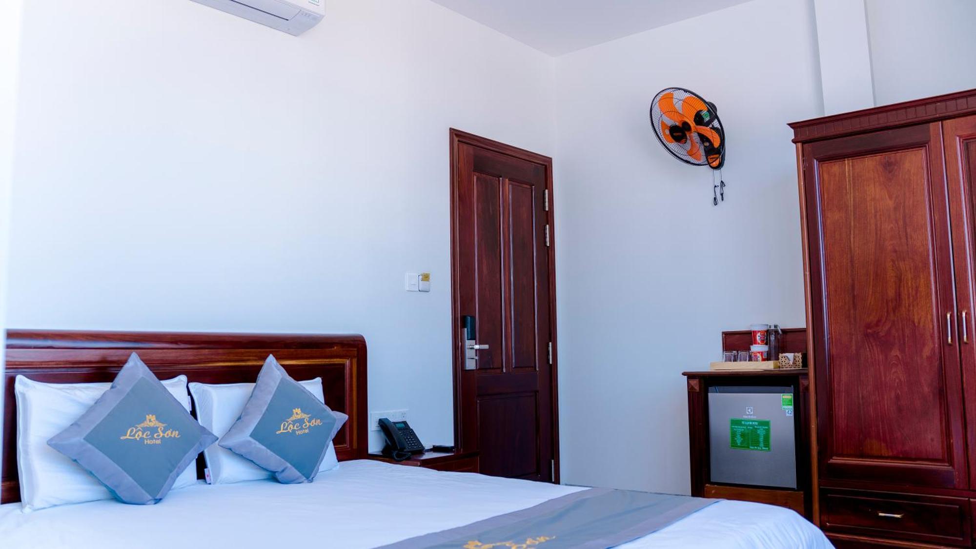 Loc Son Hotel Buon Ma Thuot Exterior foto
